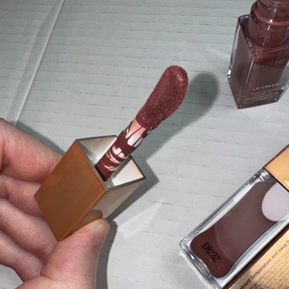 Sigma Beauty Lip Cream in Dapper - Picture 8 of 13